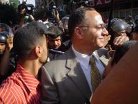 الباشا المتحضر اللى مشغل حرامية