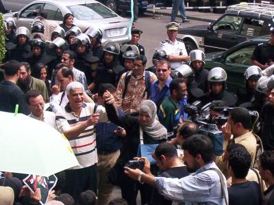 عبير العسكري في مظاهرة الأربعاء الأسود الأولى