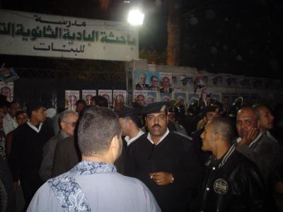 تجمهر أثناء فرز الأصوات بامبابة