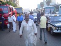 الأمن احتاس و حاول يلم المنشورات من الناس